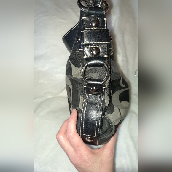 GENUINE COACH LEATHER AND JACQUARD CONVERTIBLE BUCKET BAG - Picture 5 of 16